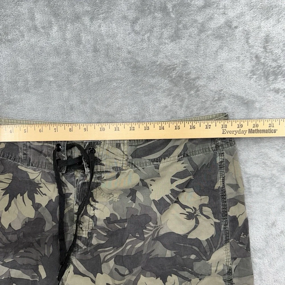 Vintage Crazy Shirts Men's Boardshorts Size 36 Tropical Camo Swim Trunks